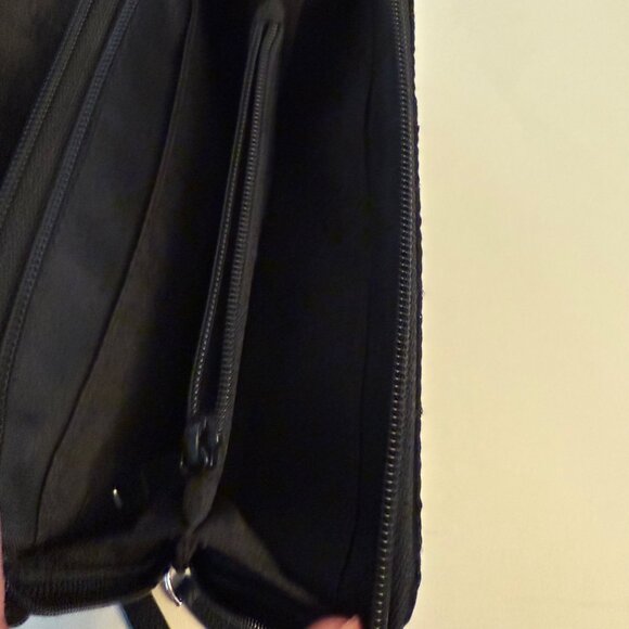 Vera Bradley Smartphone Wristlet Wallet Black Quilted Dual Zippers Card Slots - Picture 15 of 16